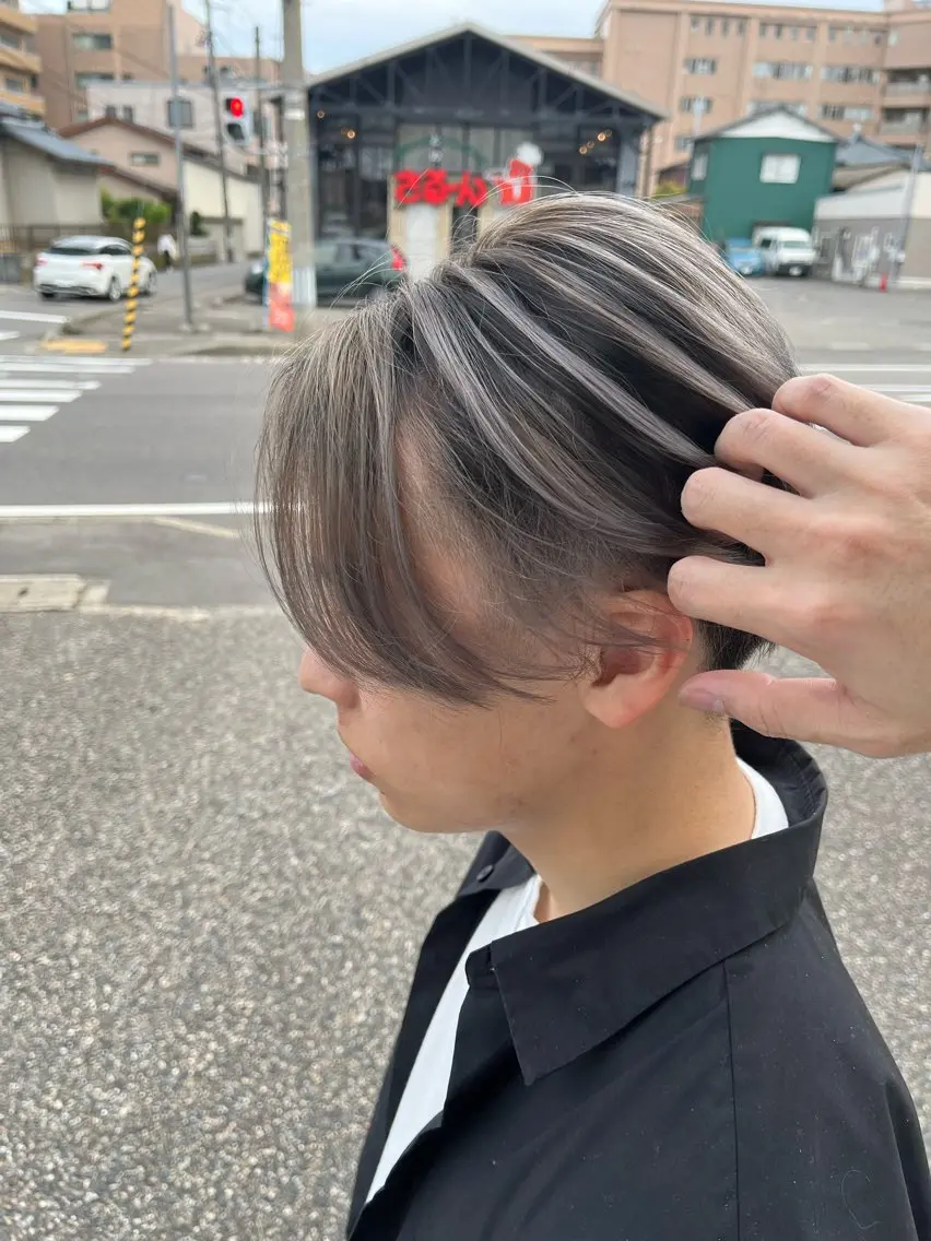 カラー メンズ メンズバレイヤージュ バレイヤージュ パーマが得意な【最高 悠斗】のヘアスタイル