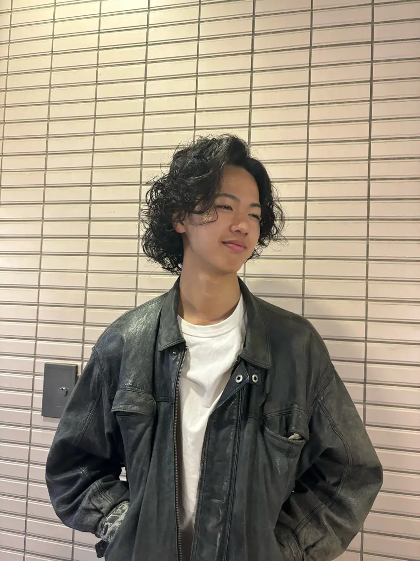 ミディアム カラー パーマ メンズ ミディアムパーマ メンズパーマ スパイラルパーマ 森龍馬 メンズ専門美容師のヘアスタイル