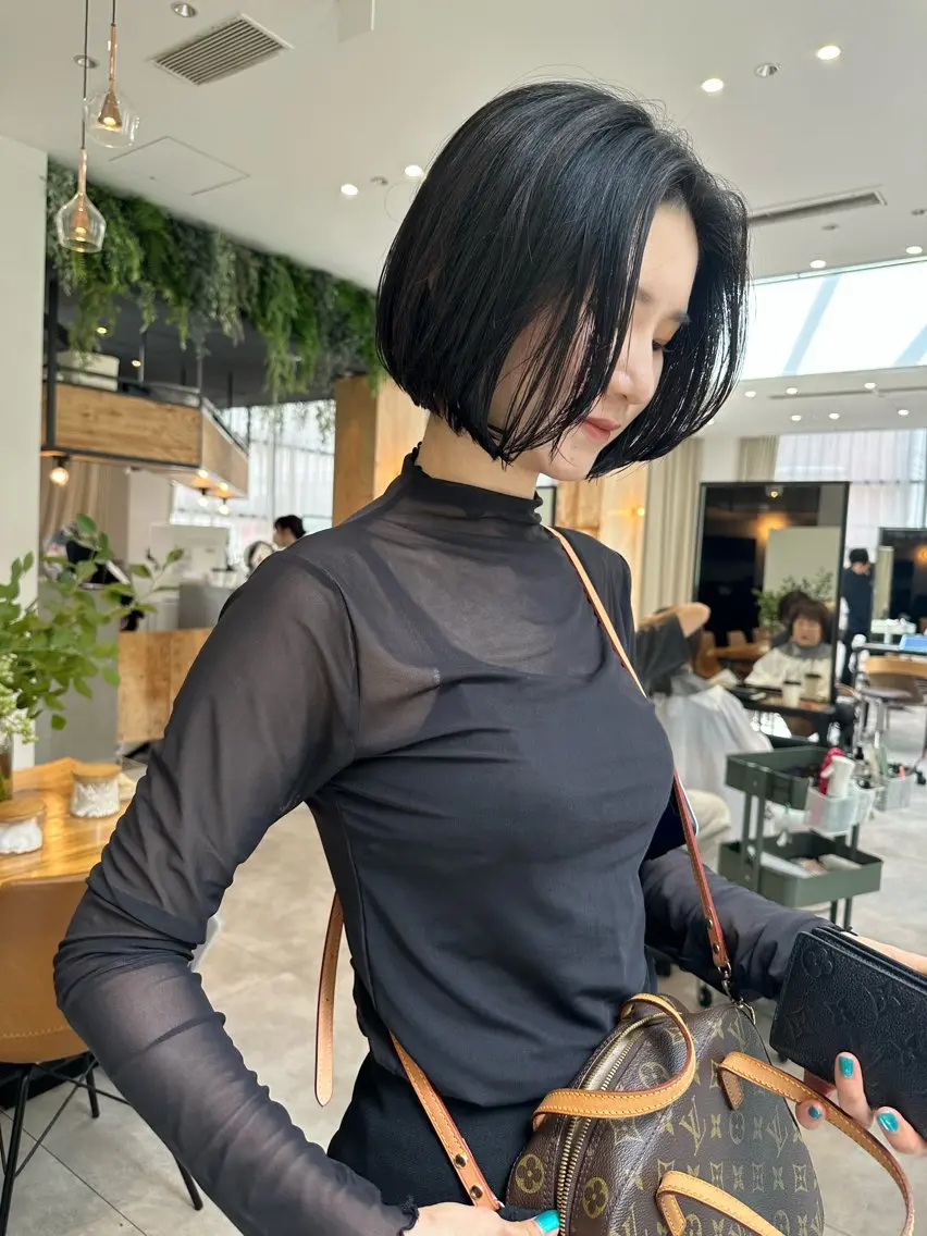 【40代 女性限定✨️】似合わせカット+透明感カラーの写真