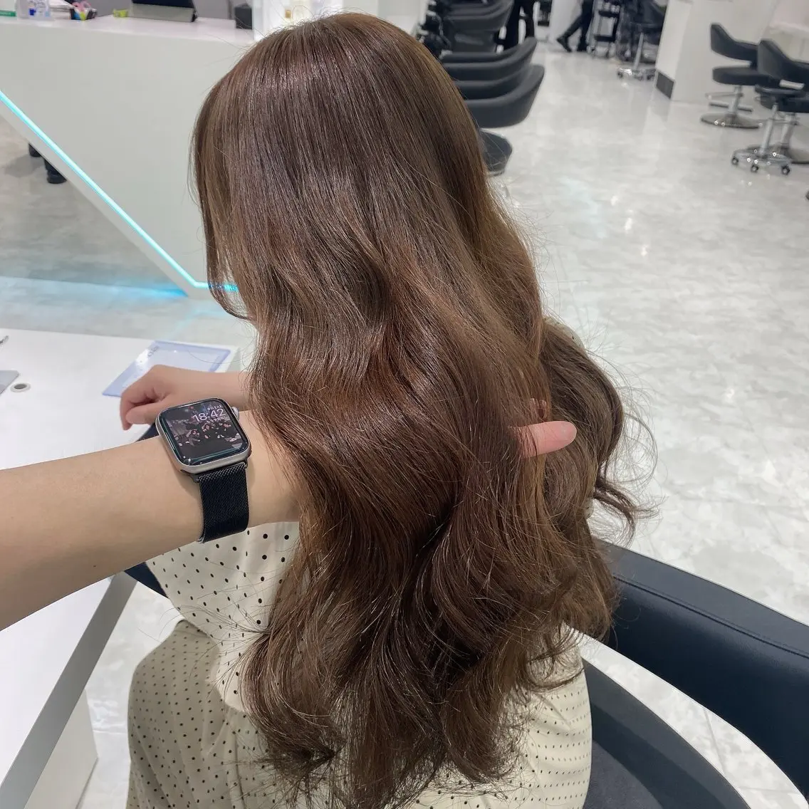 セミロング カラー センターパート特化 井上健太のヘアスタイル