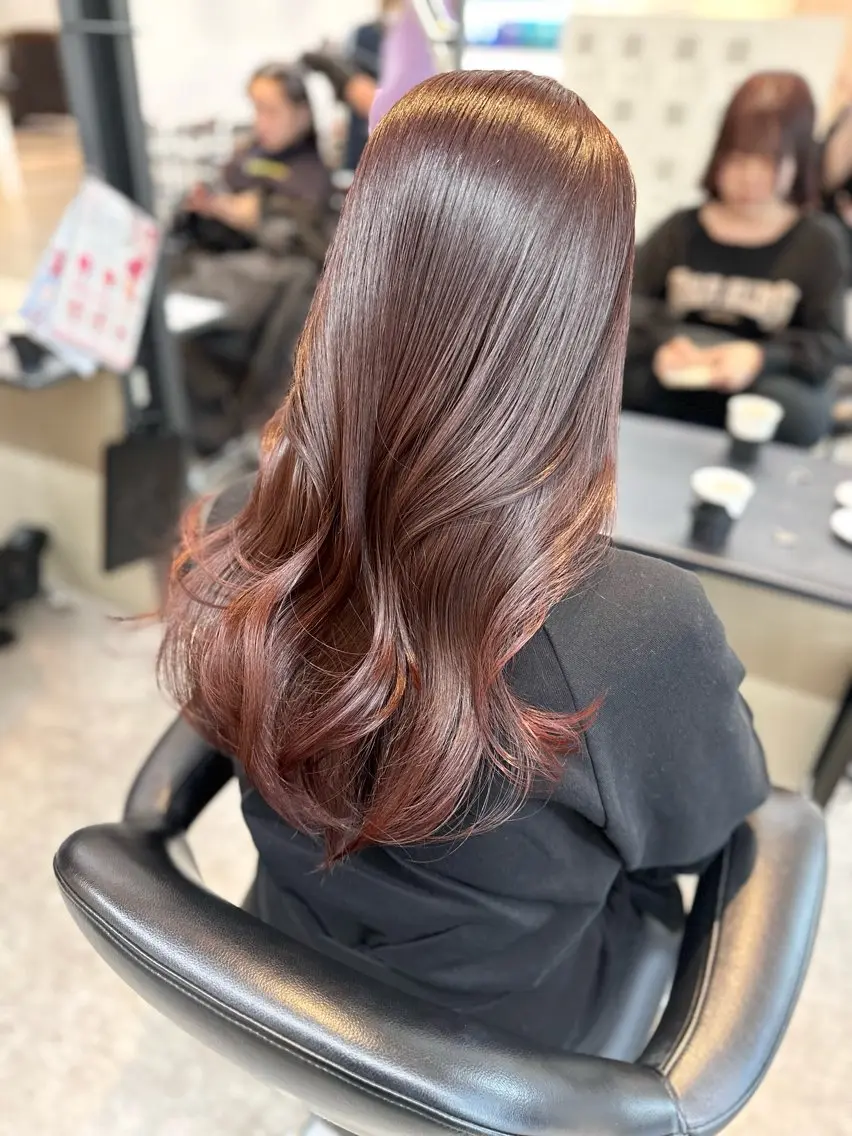 ロング カラー レッドカラー カット ヘアカラー トリートメント 韓国ヘア*.+ﾟ 伊藤美奈穂のヘアスタイル