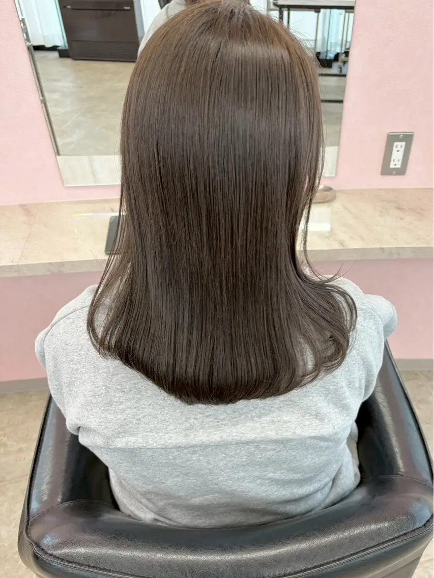 カラー グレージュ オリーブグレージュ オリーブグレー MATTY azusaのヘアスタイル