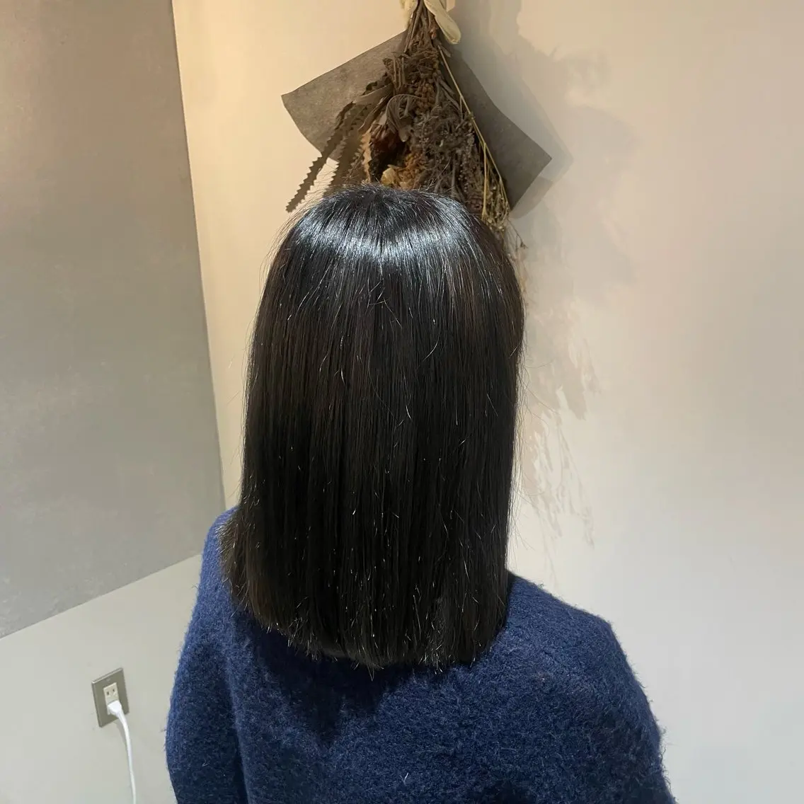 ミディアム カラー ブリーチ ネイビーカラー 吉村 芽咲のヘアスタイル