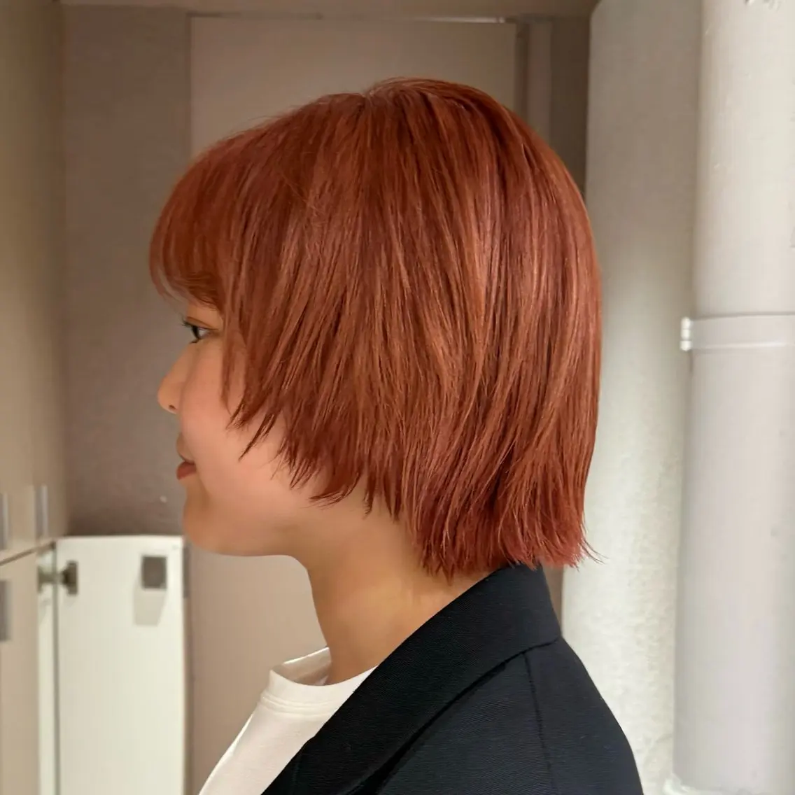 ショート カラー Akari暖色カラー /レイヤーカットのヘアスタイル