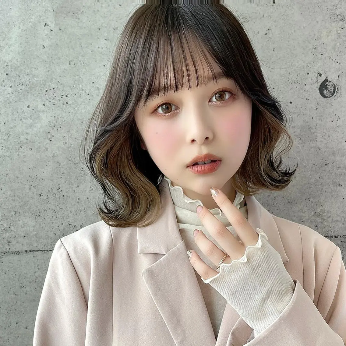 ミディアム カラー パーマ ヘアアレンジ イヤリングカラー イルミナカラー ボブ くびれヘア 顔周りカット 骨格別小顔カット/ 顔周りカット/金井のヘアスタイル
