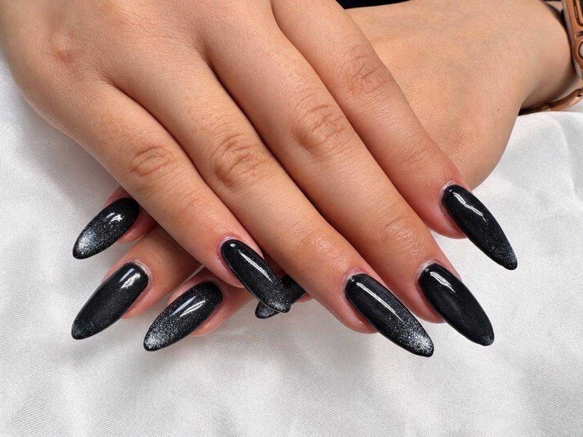 ネイル ロングネイル マグネットネイル スカルプネイル VI NAILのネイルデザイン