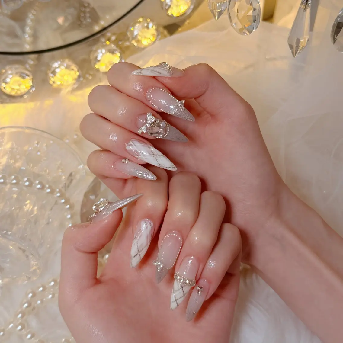 ネイル オーロラネイル 長さ出し フラッシュネイル フレンチネイル ジェルネイル ハンドネイル ハンドケア CiCi Nail Salonのネイルデザイン