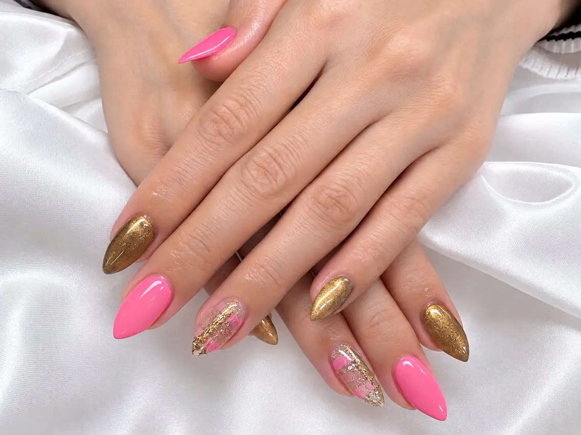 ネイル クリアネイル ゴールド ラメ(グリッター) ピンク VI NAILのネイルデザイン