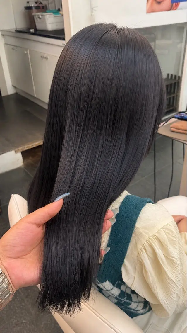 ロング カラー ブリーチ 透明感カラー ブリーチなしカラー 髪質改善 ヘアカラー 髪質改善カラー｜ Yukino🫧のヘアスタイル