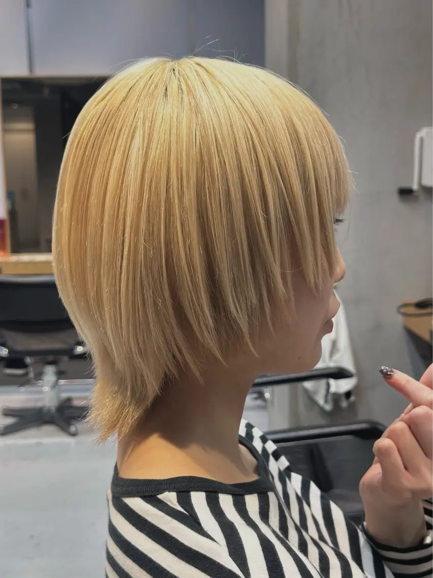 ショート レイヤーカット ウルフカット カット 似合わせひなた🐥 elima調布のヘアスタイル