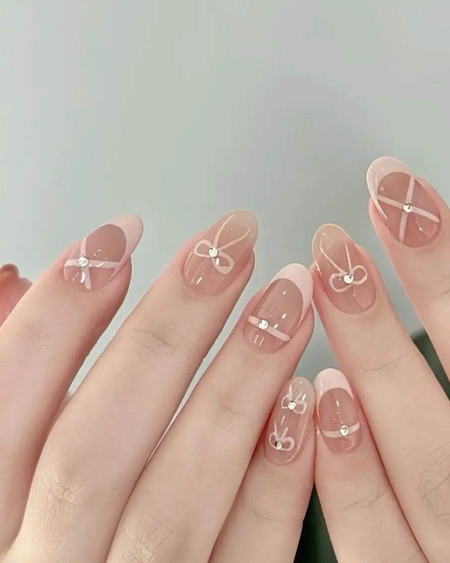 ネイル フレンチネイル キラキラネイル マグネットネイル ミラーネイル ニュアンスネイル ハンドネイル Tira Nailのネイルデザイン