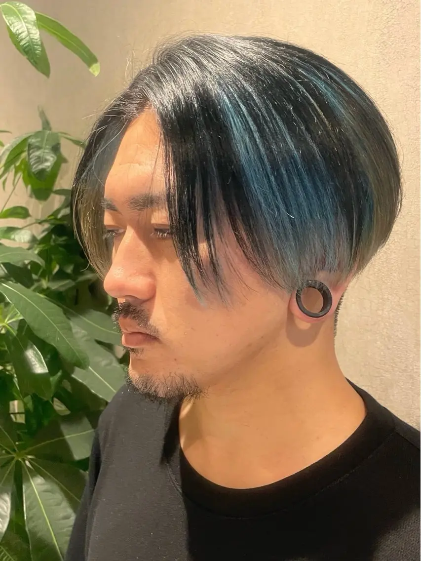 カラー メンズ センターパート メンズハイトーン マッシュ デザインカラー ハイトーンカラー Li'a【リア】 ANNAのヘアスタイル