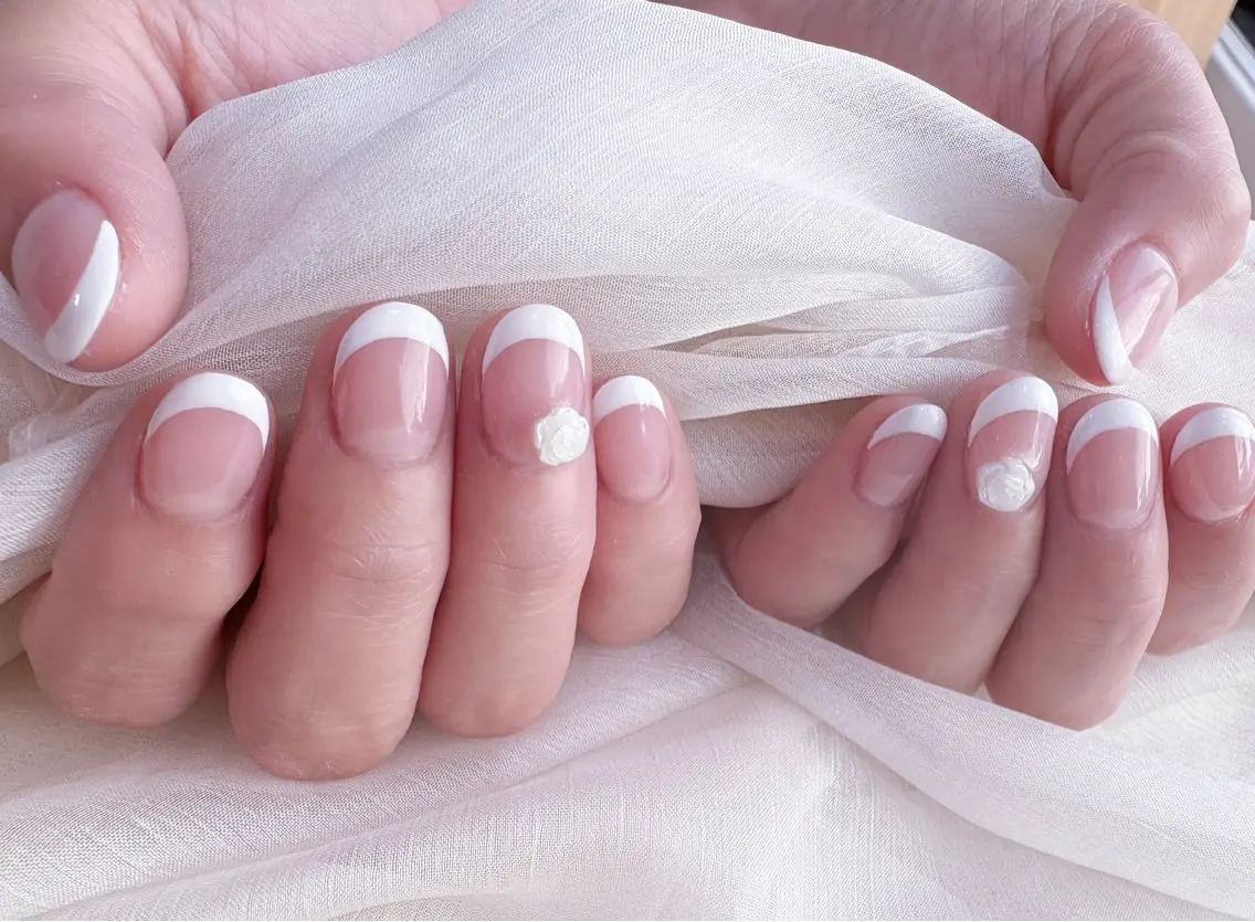 ネイル フレンチネイル Nail R🌷 AKARI恵比寿のネイルデザイン