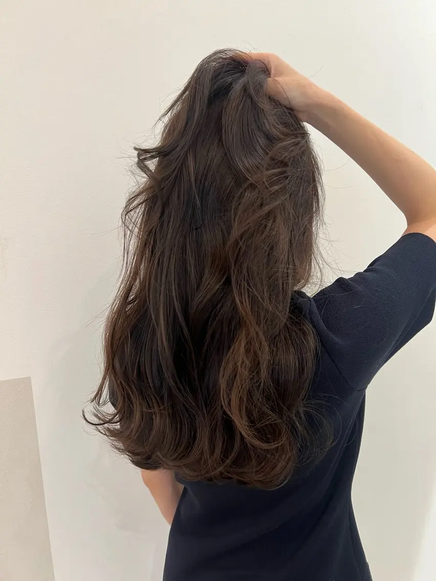 ロング カラー レイヤーカット カット ヘアカラー 🫧Ai/ ロロネー森ノ宮💖のヘアスタイル