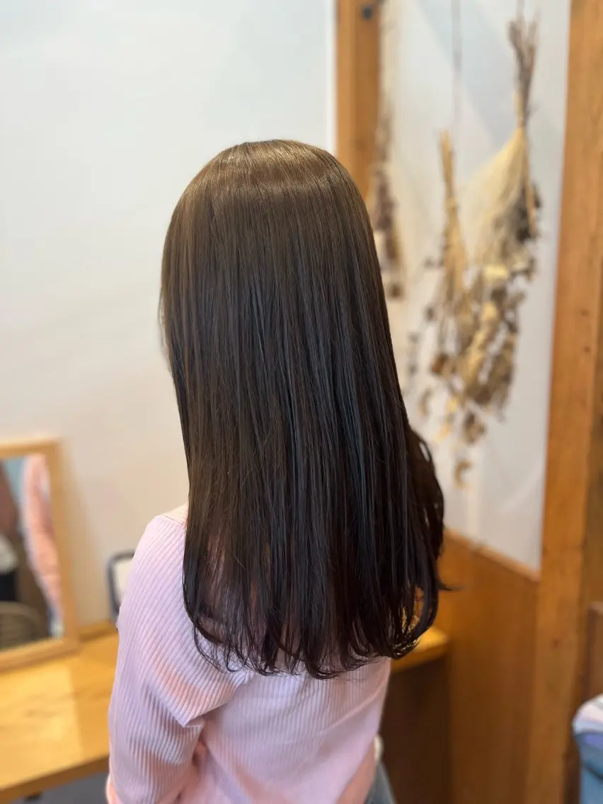 カラー ベージュカラー ブリーチ 透明感カラー ダブルカラー ブリーチなしカラー ヘアカラー 高山 桃子のヘアスタイル