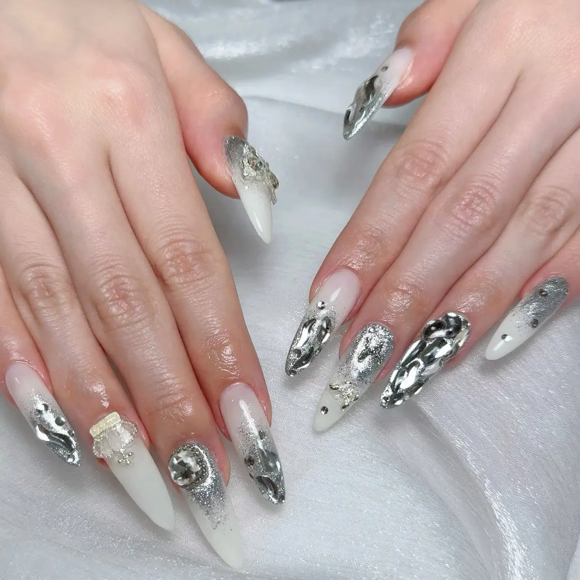 メンズ ネイル メンズ韓国風 アートネイル オーロラネイル ガーリー キラキラネイル ハンドネイル Nail salon 木にいるのネイルデザイン