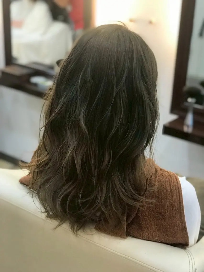 ミディアム 古橋 瑞希のヘアスタイル