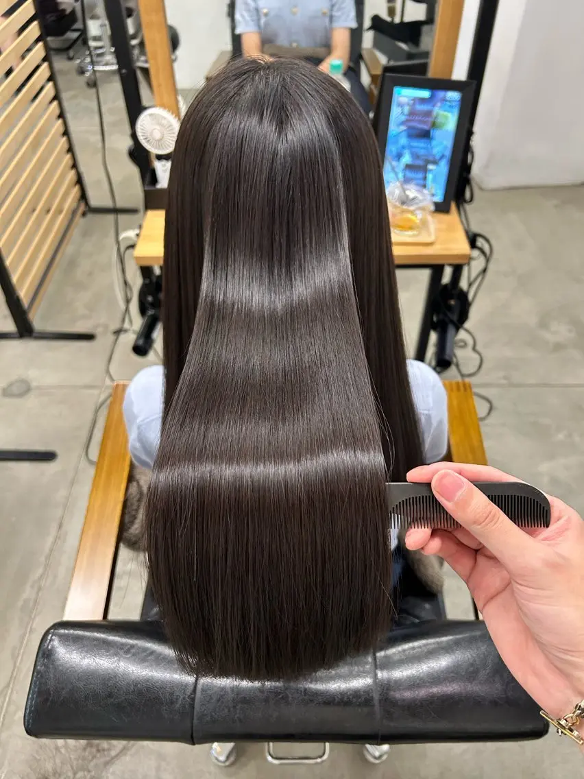 ロング 1回で綺麗になる 髪質改善 小山光のヘアスタイル