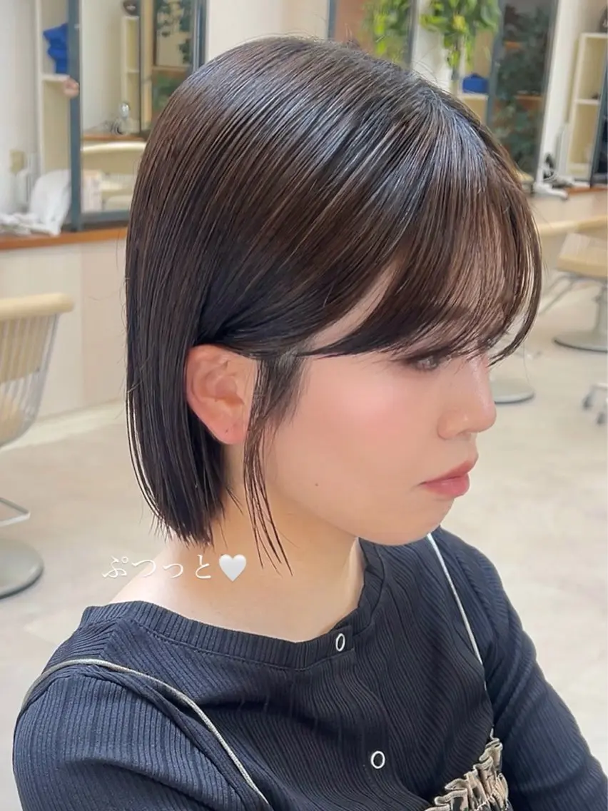 ボブカットor顔周りカット＋透明感カラーの写真