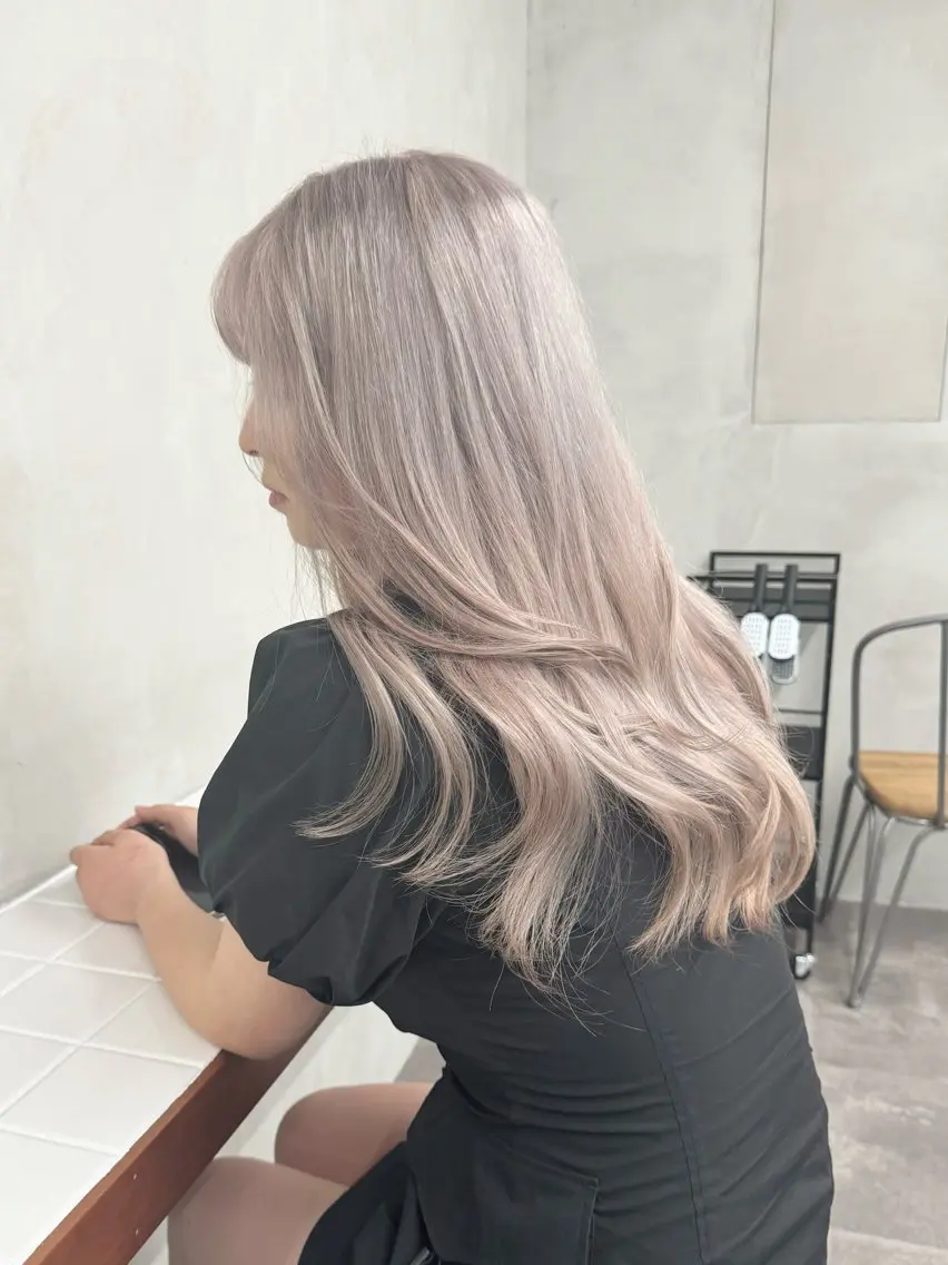 ロング カラー アッシュ ベージュカラー ブリーチ ブロンド ブラウンカラー カット ヘアカラー トリートメント ブリーチ ハイトーン 特化🌈フジタハルキのヘアスタイル