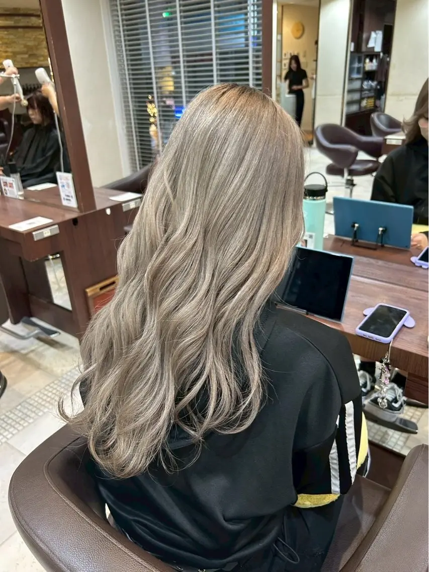 カラー ヘアカラー ハイトーンカラー／ Akari ₊˚✧のヘアスタイル