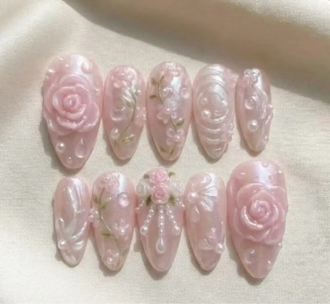 ネイル WO MIAO💎のネイルデザイン