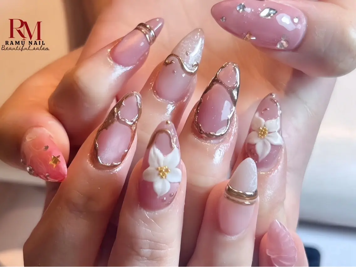 ネイル キラキラネイル マグネットネイル ミラーネイル ピンク 夏ネイル ハンドネイル RAMU Nail 恵比寿店のネイルデザイン