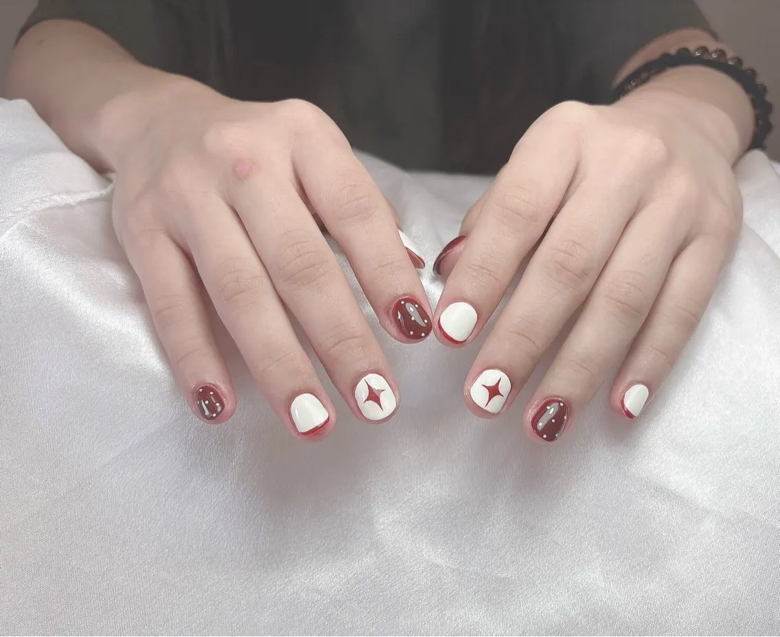 ネイル 桜ネイル 長さ出し フレンチネイル 韓国ネイル マグネットネイル ハンドネイル Kiwami nailsalonのネイルデザイン