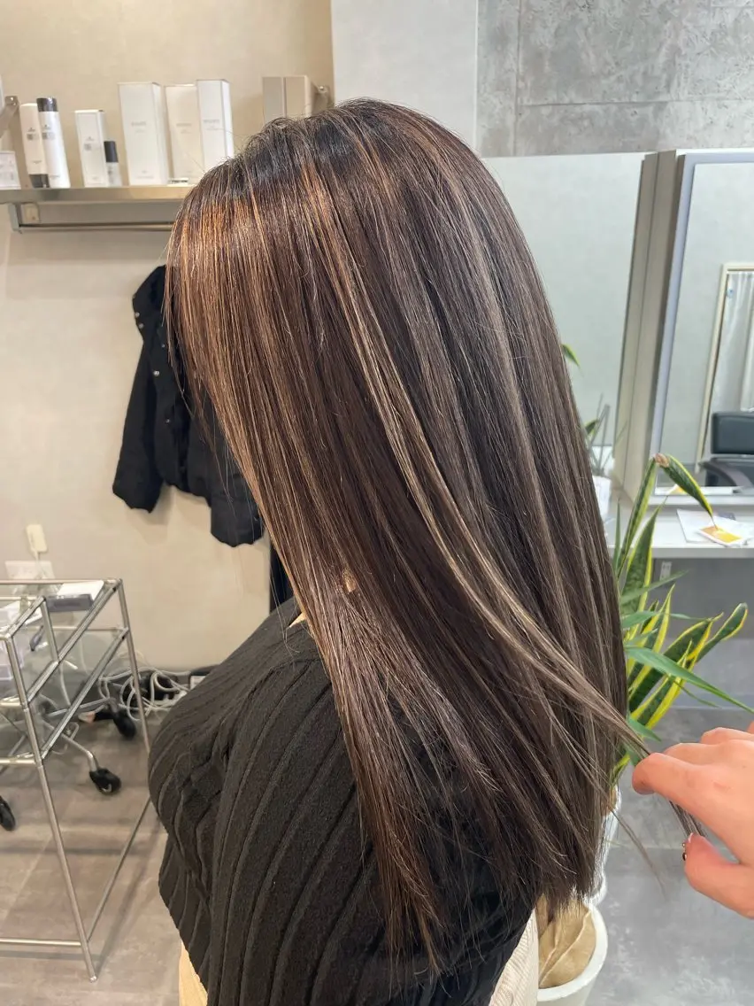ロング カラーリスト Maiのヘアスタイル