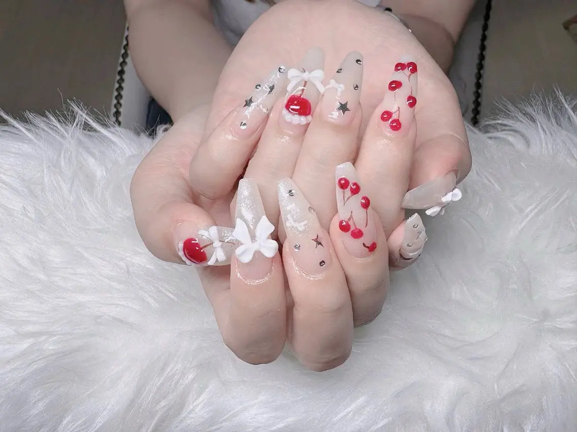 ネイル フレンチネイル ジェルネイル ガラスフレンチ ハロウィン ハート ハンドネイル H.baby Nail Salonのネイルデザイン
