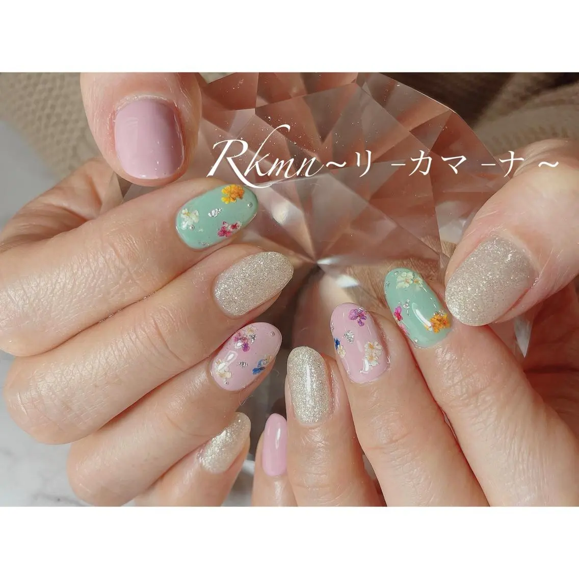 ネイル アートネイル フラワーネイル グリーン パステルネイル ピンク ハンドネイル フットネイル ハンドケア Rkmn ~リ-カマ-ナ~のネイルデザイン