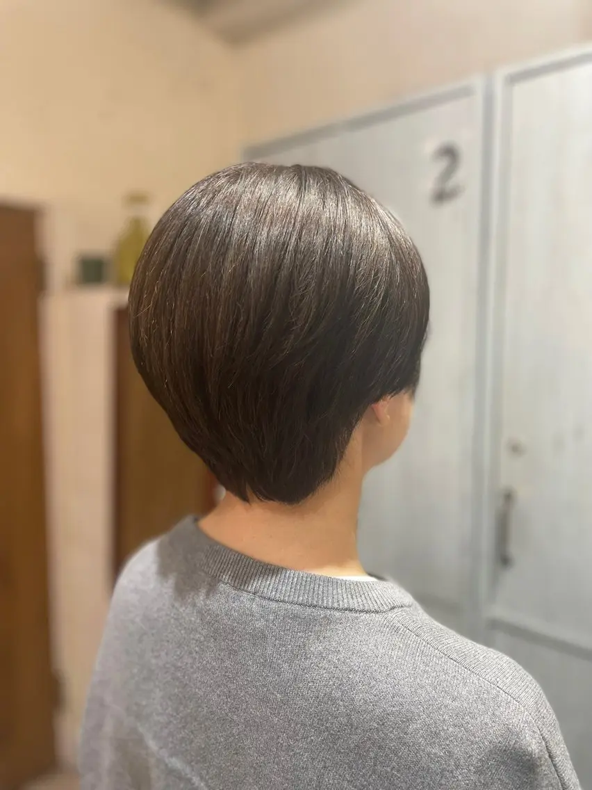 ショート カット ヘアカラー 茅野 あゆ美のヘアスタイル
