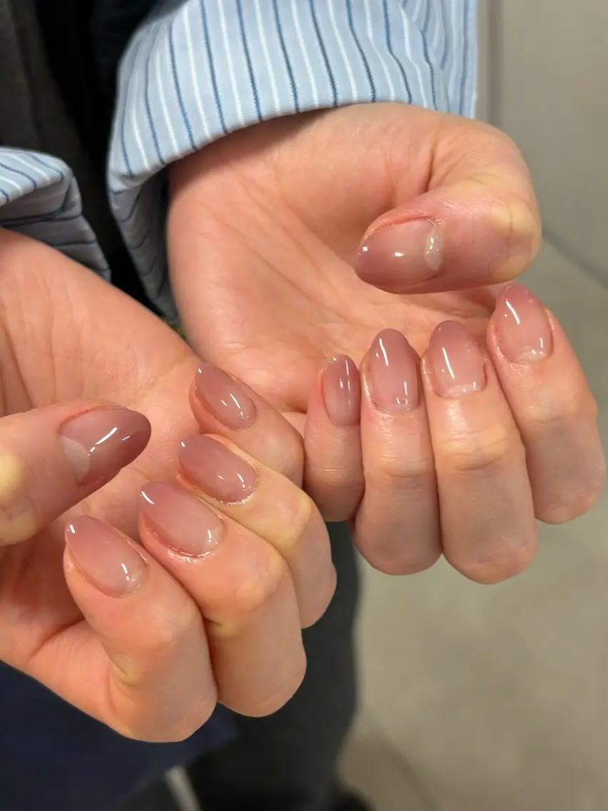 ネイル グラデーション 𝓨𝓾𝓴𝓲 🫧🌷のネイルデザイン