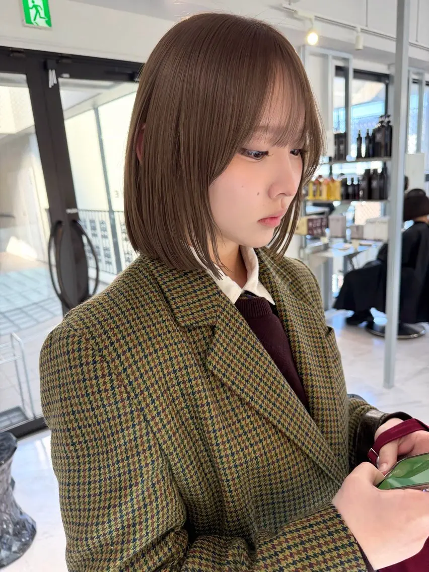 ショート カラー ベージュカラー ブリーチ ケアブリーチ デザインカラー ダブルカラー カット ヘアカラー トリートメント TATSUブリーチ/ ミルクティーベージュのヘアスタイル