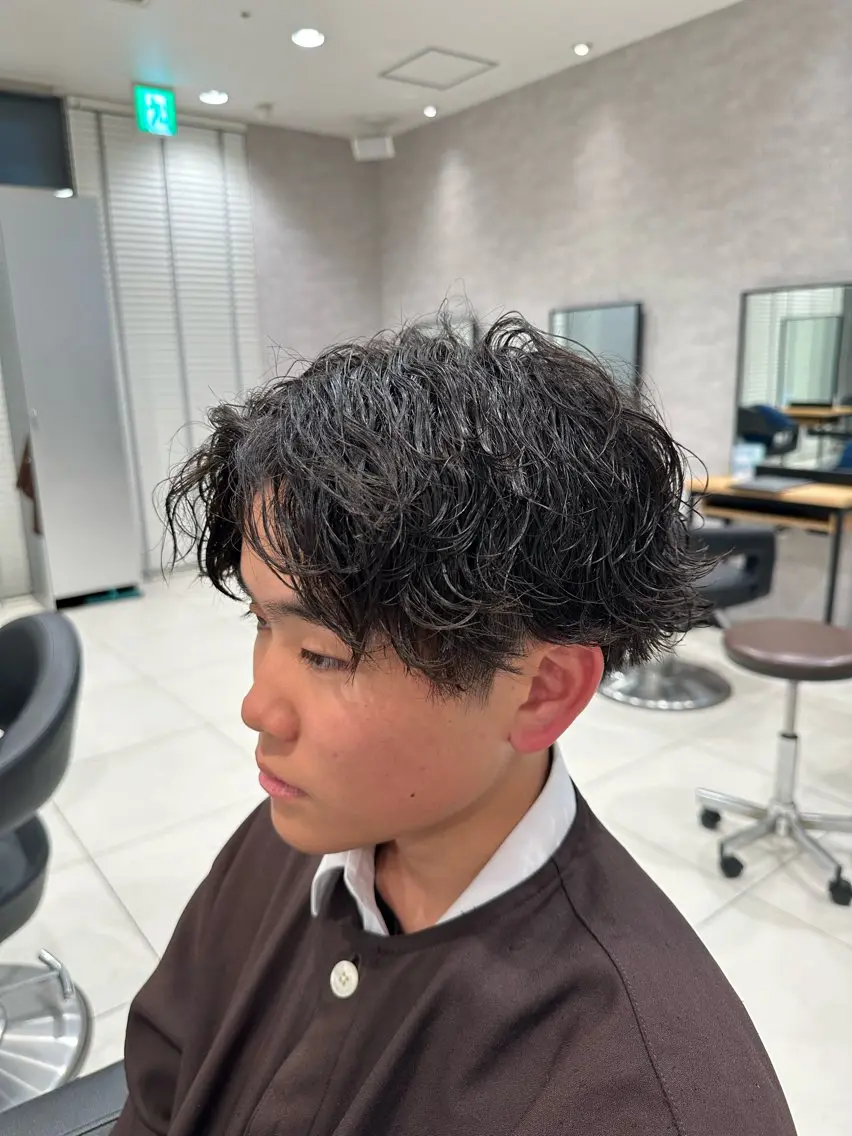 パーマ メンズ 飯塚 竜之介のヘアスタイル
