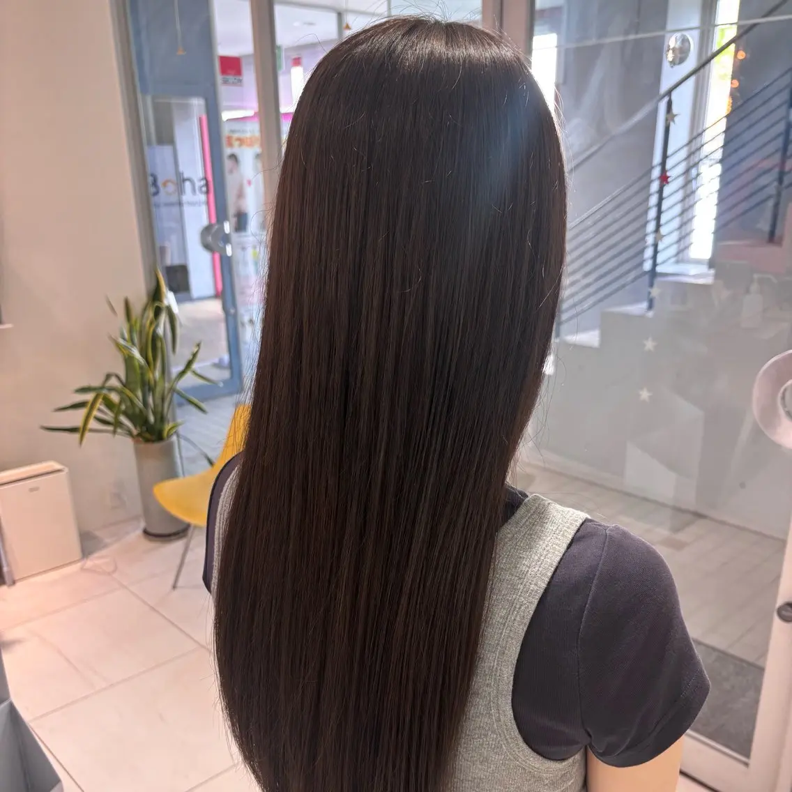 カラー 林 彩音のヘアスタイル