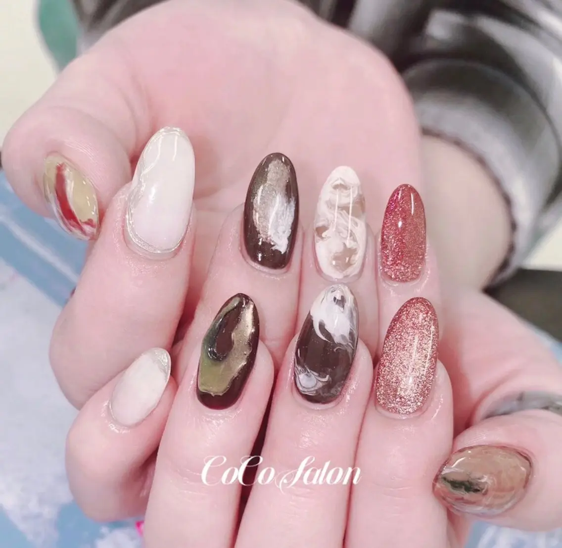 ネイル ボルドー マグネットネイル ニュアンスネイル ホワイト 冬ネイル CoCo Salon ネイル/睫毛/脱毛のネイルデザイン