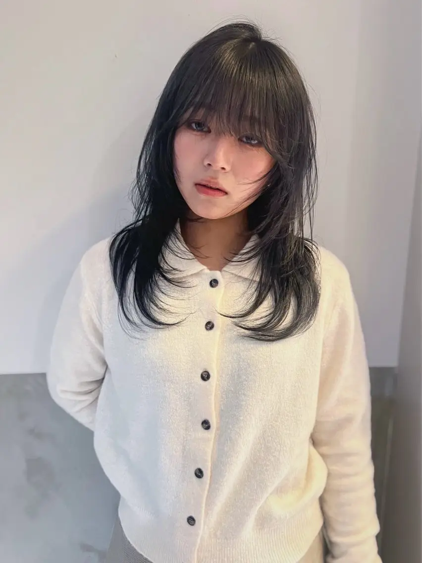 ミディアム ハイレイヤー レイヤーカット カット トリートメント 【Pia】 セナ/ハイトーンのヘアスタイル
