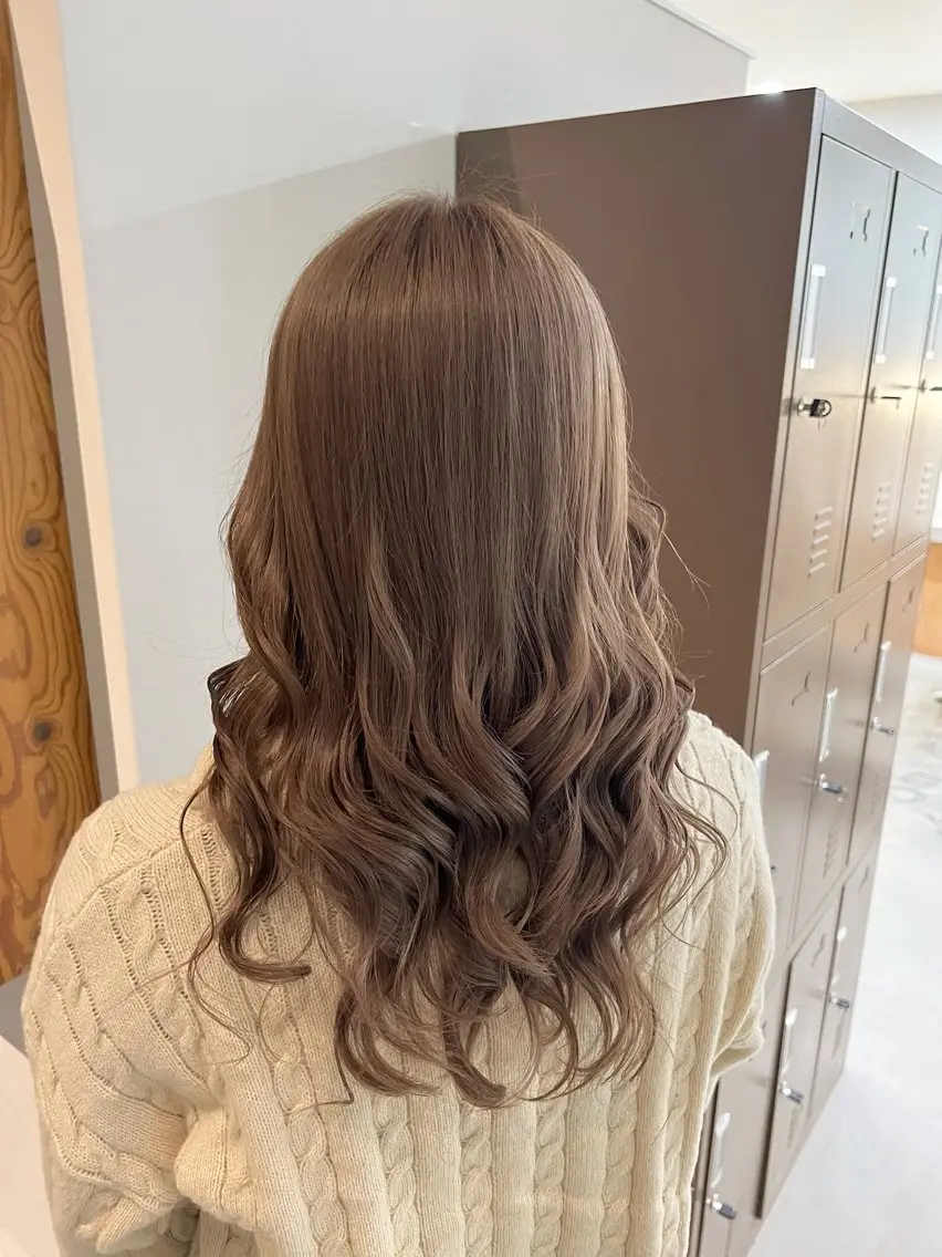 ロング カラー ベージュカラー ブリーチ ミルクティーベージュ ロング トリートメント ヘアカラー 海琉/ハイトーン/ 透明感カラー💛のヘアスタイル