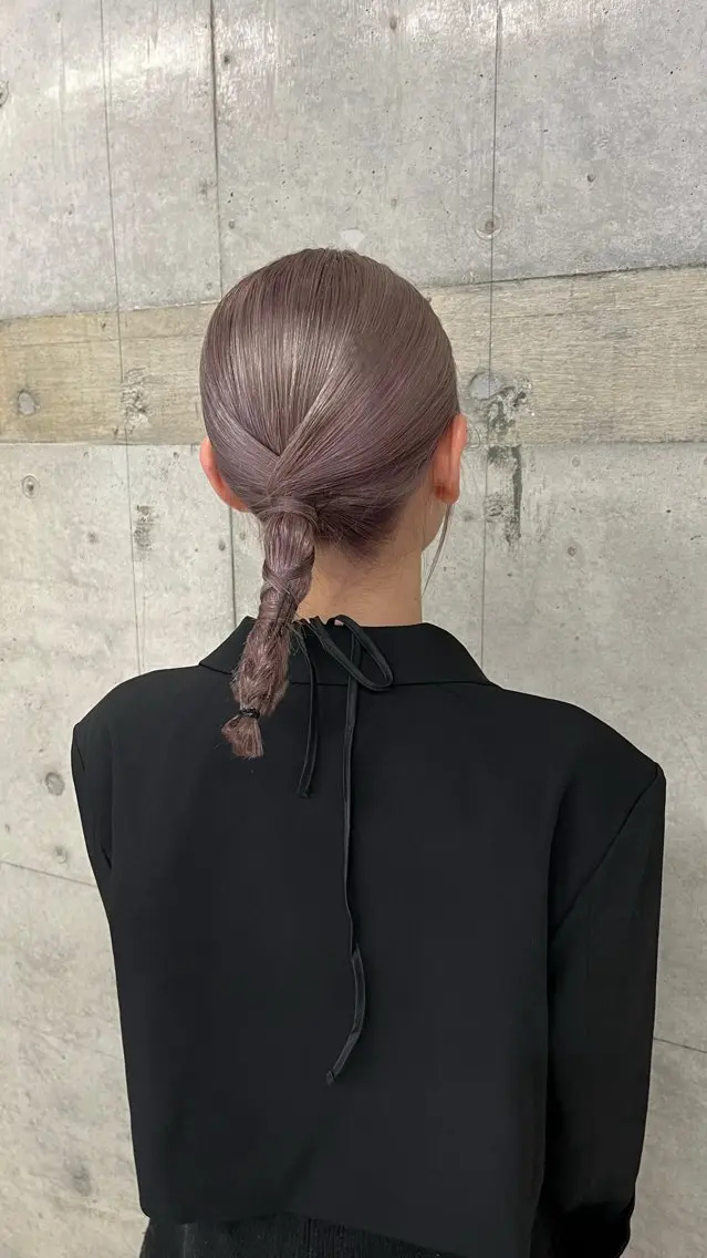 カラー ヘアアレンジ 瑠己杏 :ボブ/ ハイトーンワンカラーのヘアスタイル