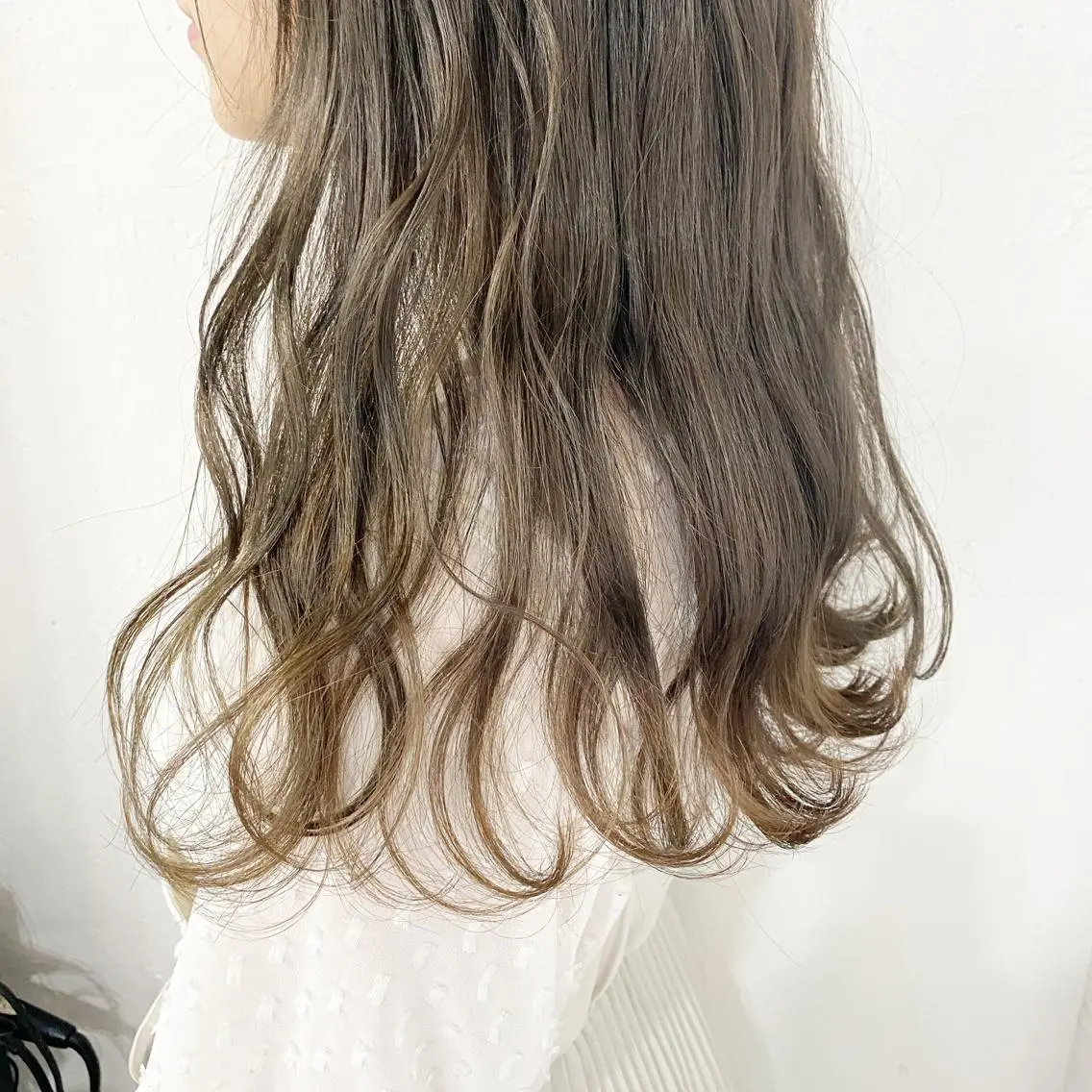 ロング カラー ブリーチ 透明感カラー グレージュ ブリーチなしカラー 榎園 由美のヘアスタイル
