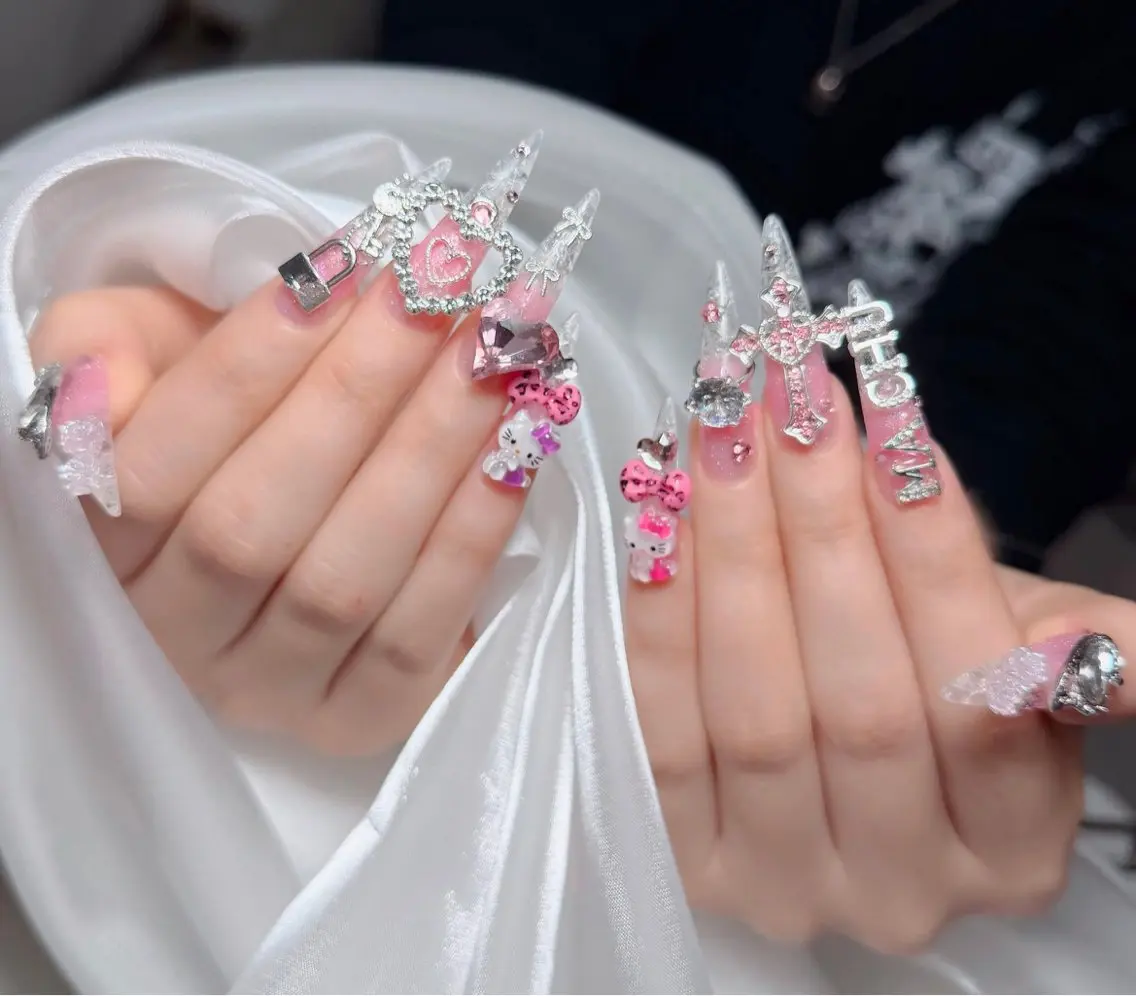 ネイル アートネイル ボルドー フレンチネイル ジェルネイル 氷ネイル・うるうるネイル ハンドネイル Julie Nail Hinのネイルデザイン