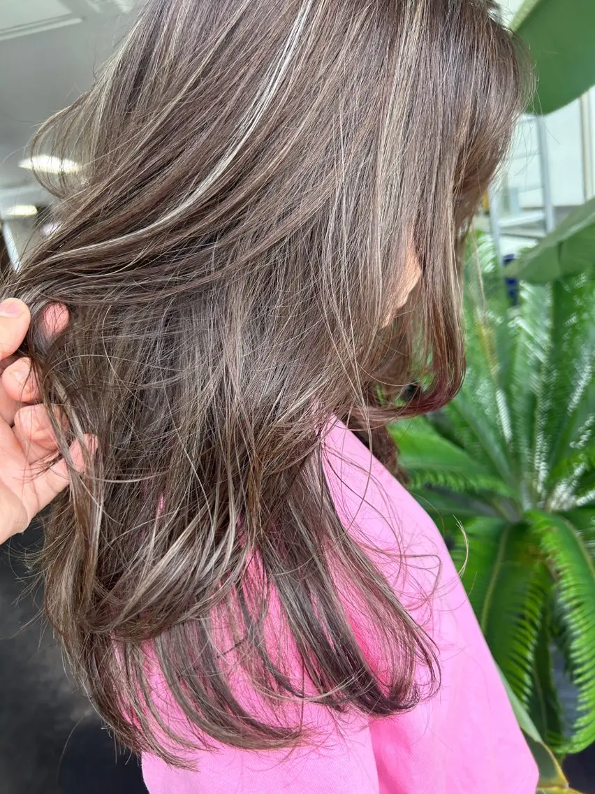 ロング ハイライト レイヤーカット 桝田 友美のヘアスタイル