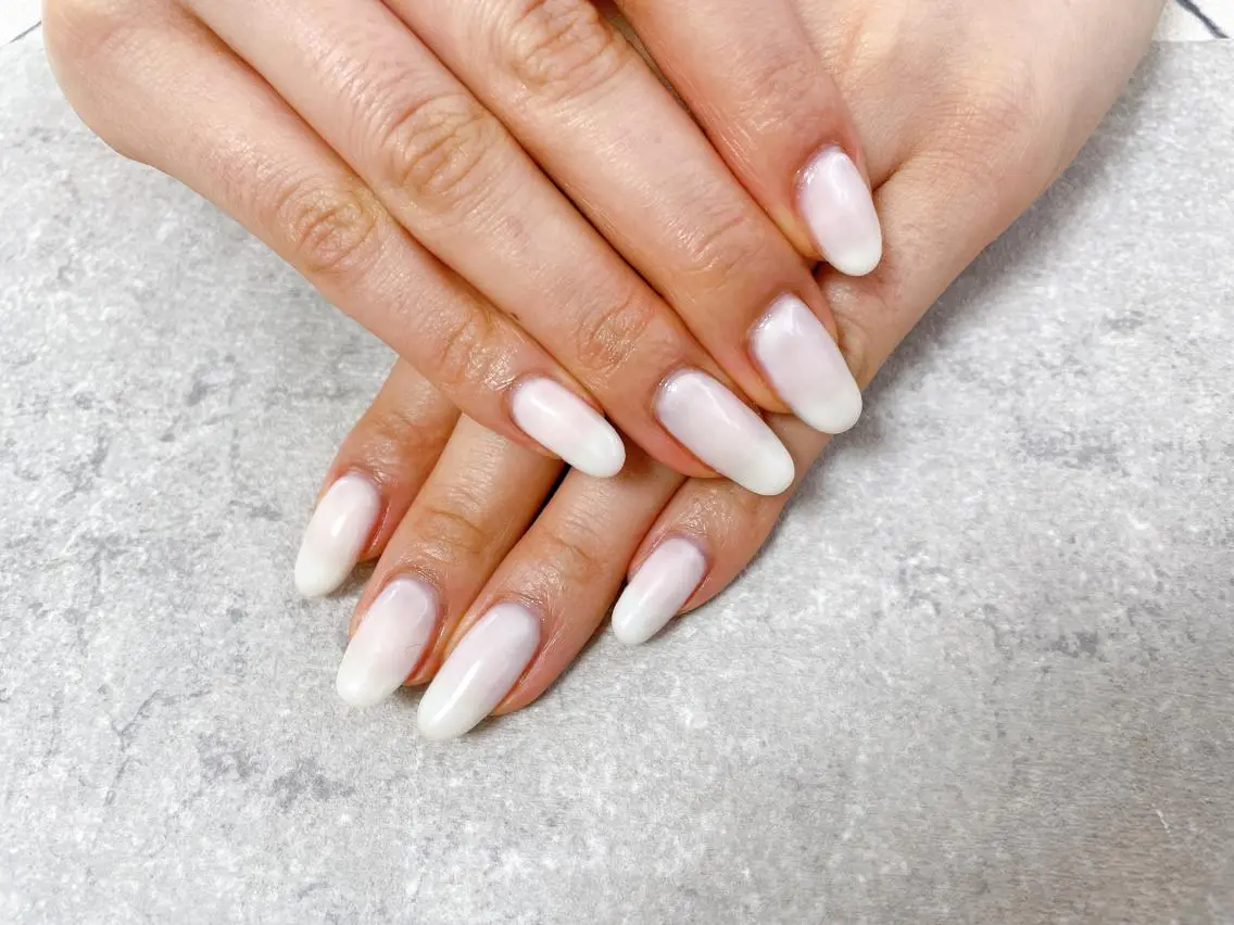 ネイル オーロラネイル フラワーネイル フットネイル フレンチネイル ジェルネイル ハンドネイル mogunail &blowのネイルデザイン