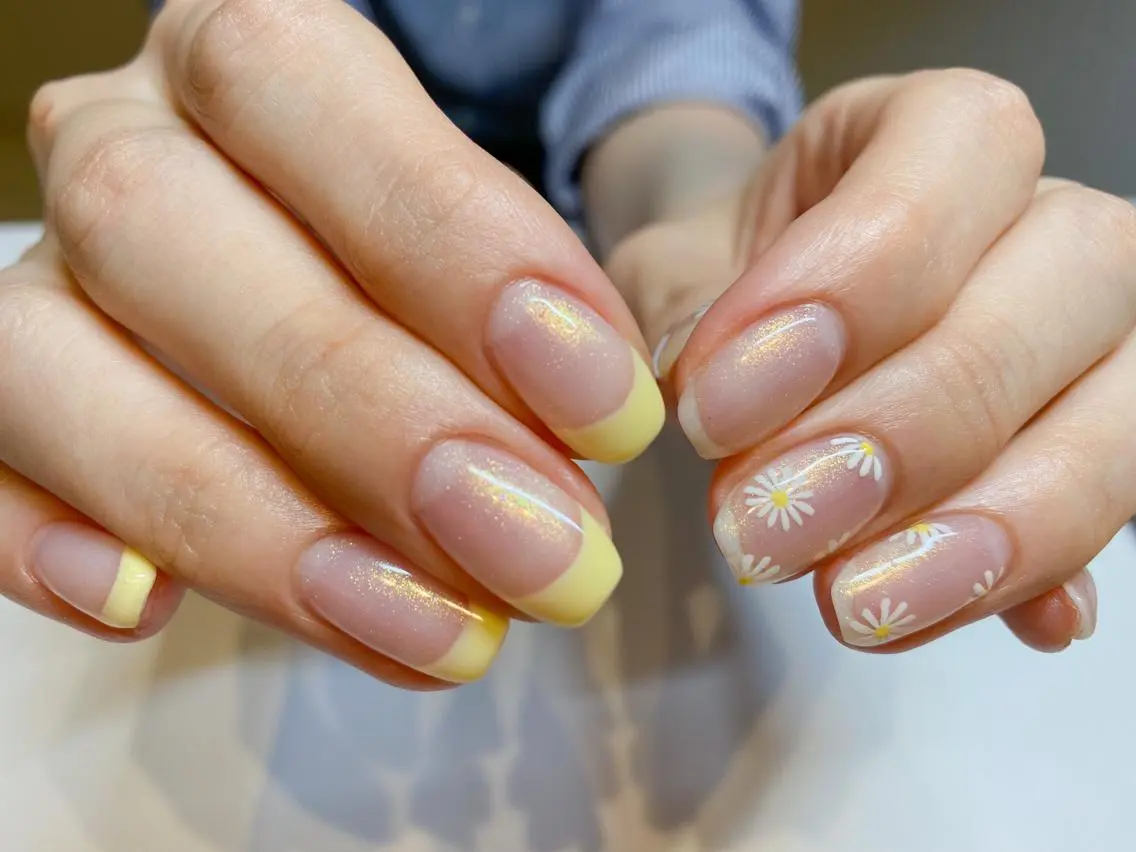 ネイル アートネイル フレンチネイル 春ネイル ハンドネイル 表参道colore店 REICAのネイルデザイン