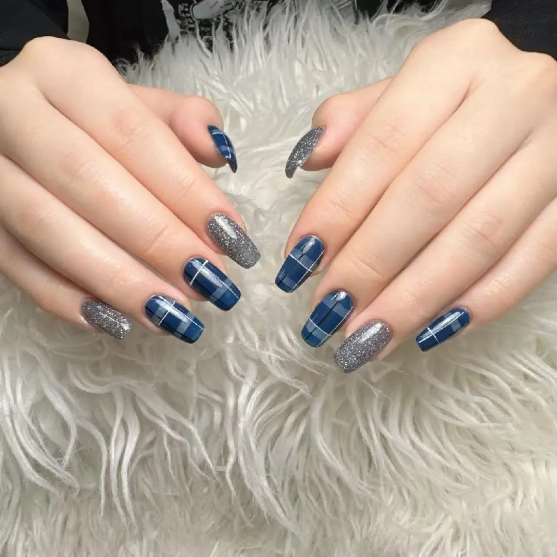 ネイル ENsalon AKIRAのネイルデザイン