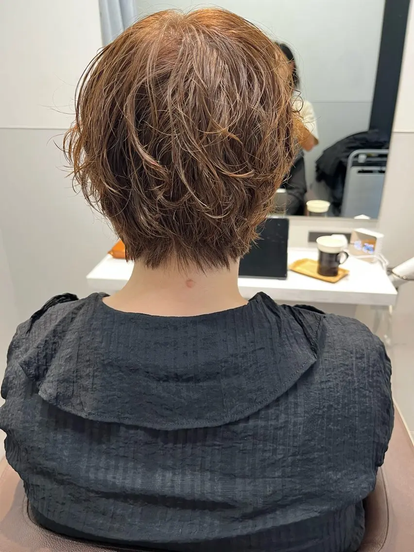 ミディアム カット ヘアカラー トリートメント 悩む大人女性の味方 白髪ぼかし/うる艶髪のヘアスタイル
