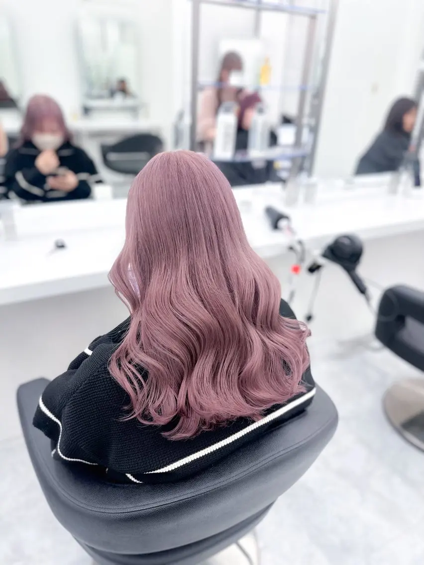 セミロング カラー ダメージレスブリーチ ×美髪矯正【滝太】のヘアスタイル