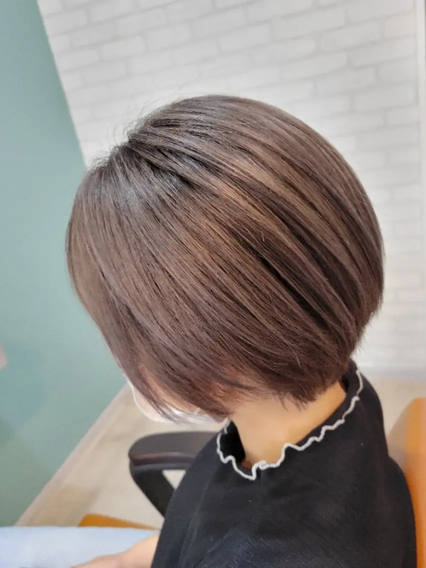 ショート カラー カット ヘアカラー ハイライト/カラー ⭐中村真冬のヘアスタイル