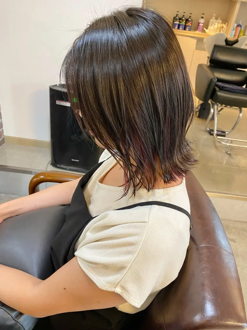 ミディアム カラー ボブ 外ハネヘア レイヤーカット/ 根本瑠実のヘアスタイル